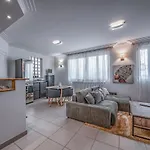 L'evasion - Sauna Jacuzzi Cinema Apartment Tours