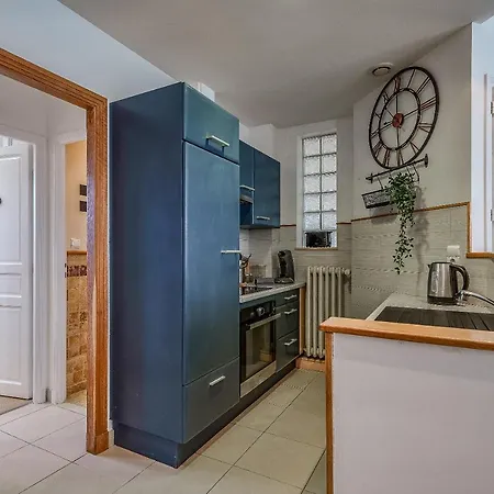 L'evasion - Sauna Jacuzzi Cinema تور